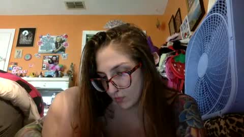 Snapshot of lillylushabae chatting on June 2026 09:08:02 PM hi guys im back on here 3 online show from June 2026 09:08:02 PM