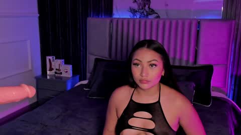 Snapshot of lillyortiz_ chatting on December 2024 07:57:01 AM Lilly Ortiz online show from December 2024 07:57:01 AM