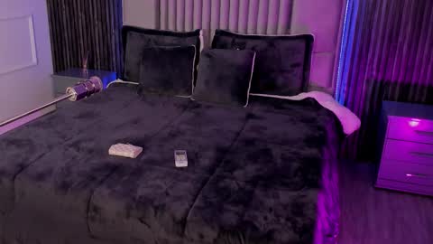 Snapshot of lillyortiz_ chatting on February 2025 10:43:02 PM Lilly Ortiz online show from February 2025 10:43:02 PM