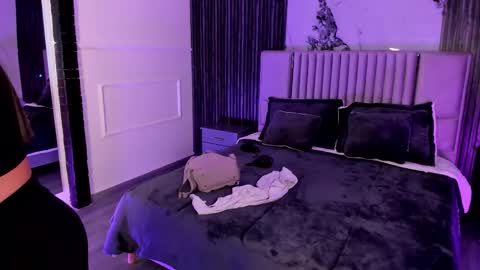 Snapshot of lillyortiz_ chatting on September 2025 12:05:02 PM Lilly Ortiz online show from September 2025 12:05:02 PM