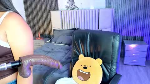 Snapshot of lillyortiz_ chatting on September 2025 07:58:01 PM Lilly Ortiz online show from September 2025 07:58:01 PM