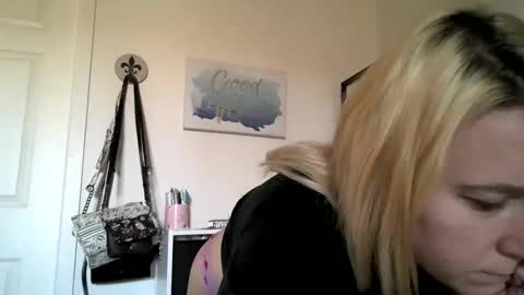 lilmichelle4200 online show from December 2025 10:49:02 PM