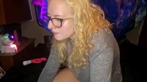 LilPies  online show from November 2025 06:06:02 AM