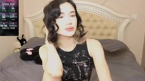 Snapshot of lilpupsonish chatting on April 2026 04:39:01 AM Jesse and Grace online show from April 2026 04:39:01 AM