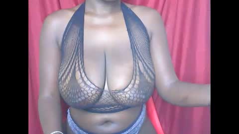 Snapshot of lilshawrie chatting on January 2025 04:09:01 AM lilshawrie online show from January 2025 04:09:01 AM