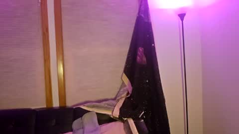Snapshot of lilsirenluna chatting on May 2026 03:46:01 AM Luna online show from May 2026 03:46:01 AM