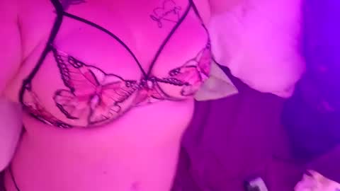 Snapshot of lilsweetiecumslut chatting on September 2025 04:38:02 AM lilsweetiecumslut online show from September 2025 04:38:02 AM