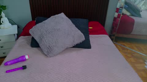 Snapshot of lilu_69_ chatting on March 2026 08:19:01 AM lilu online show from March 2026 08:19:01 AM