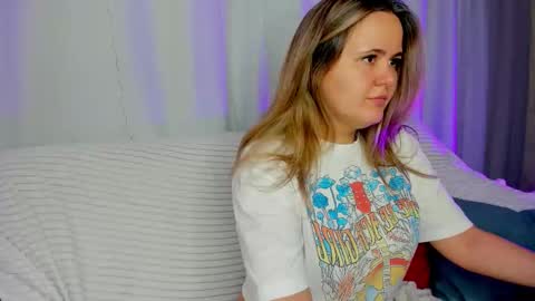 Snapshot of lily_bel chatting on March 2026 07:58:02 AM Lily online show from March 2026 07:58:02 AM