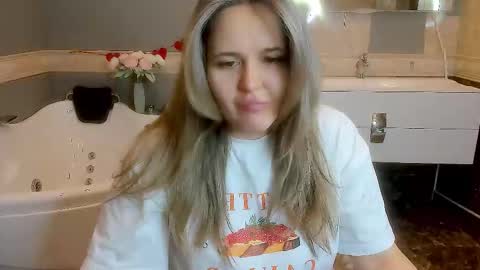 Snapshot of lily_bel chatting on March 2026 05:45:02 AM Lily online show from March 2026 05:45:02 AM