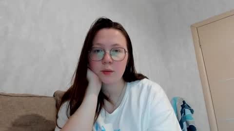 Snapshot of lily_cheys chatting on October 2025 01:50:02 AM Lily Chays online show from October 2025 01:50:02 AM