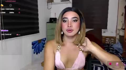 Snapshot of lily_darling chatting on October 2025 02:38:01 PM Lily Darling online show from October 2025 02:38:01 PM