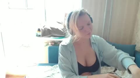 Snapshot of lily_dollyx chatting on September 2025 10:04:02 AM Lily dollyx online show from September 2025 10:04:02 AM