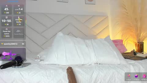 Snapshot of lily_evil chatting on February 2025 08:19:02 PM online show from February 2025 08:19:02 PM