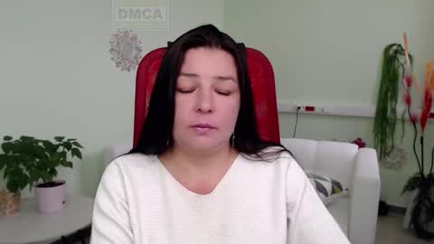 Lily online show from September 2025 05:43:02 AM