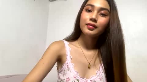 Snapshot of lily_ford_ chatting on May 2026 06:18:01 AM Raelynn online show from May 2026 06:18:01 AM