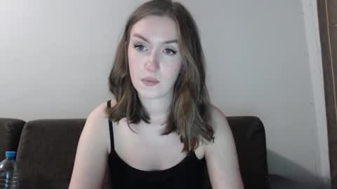 lily_love_x online show from September 2025 09:48:01 PM