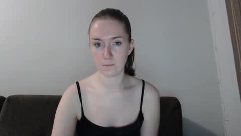 lily_love_x online show from October 2025 10:43:02 PM