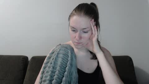 lily_love_x online show from April 2026 11:00:02 PM