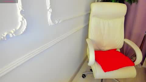 Snapshot of lily_merlin chatting on March 2026 04:18:02 AM Lily online show from March 2026 04:18:02 AM