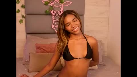 Lily Miiller online show from November 2025 08:22:02 PM