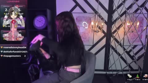 Lily online show from December 2024 09:57:01 AM