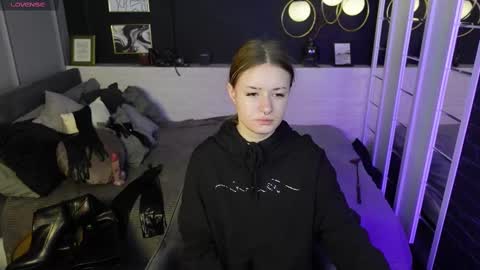 Lily online show from March 2025 07:47:02 AM