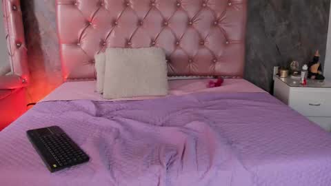 lily_rose0 online show from February 2026 07:58:01 PM