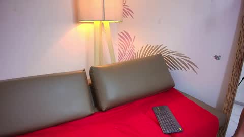 Lily Lauren online show from June 2026 12:41:01 PM