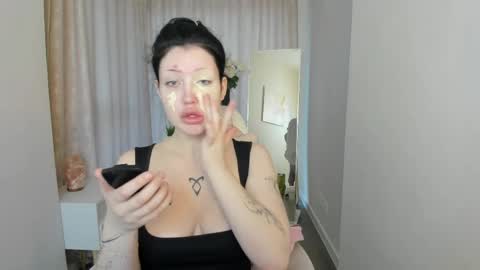 Snapshot of lily_sterling chatting on May 2026 01:22:01 AM lily online show from May 2026 01:22:01 AM