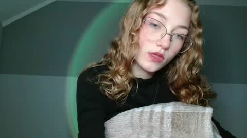small lily online show from February 2026 08:08:02 AM
