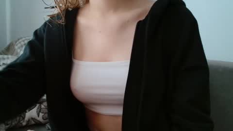 small lily online show from May 2026 05:12:02 AM