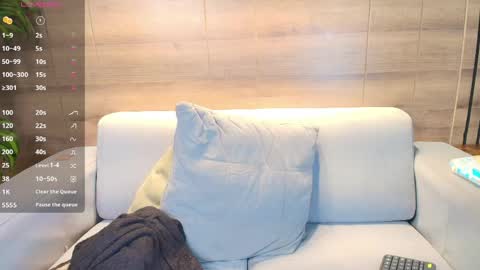 lily_waist online show from April 2026 06:19:01 AM
