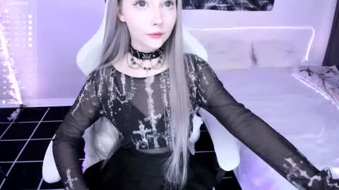 Snapshot of lily_weep chatting on November 2025 07:21:01 PM Lily online show from November 2025 07:21:01 PM