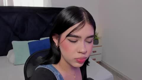 LilyWoodz online show from February 2026 07:32:02 PM