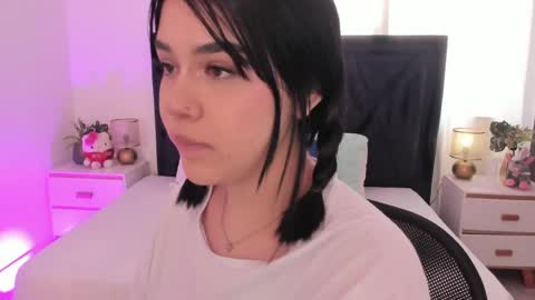 LilyWoodz online show from May 2026 07:32:02 PM