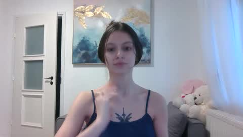 lilycandy_ online show from April 2026 04:16:01 PM