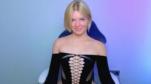 lilydavisss online show from June 2026 03:53:01 AM