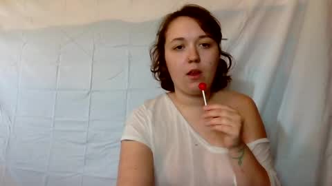 Snapshot of lilylovegood04 chatting on June 2026 09:43:02 PM lily online show from June 2026 09:43:02 PM