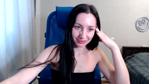 Snapshot of lilymellow chatting on December 2024 06:25:02 AM Lily online show from December 2024 06:25:02 AM