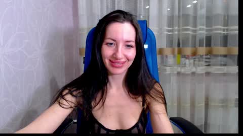 Snapshot of lilymellow chatting on February 2025 10:42:01 PM Lily online show from February 2025 10:42:01 PM