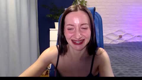 Lily online show from November 2025 04:12:01 AM