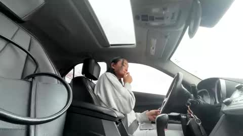 lilypowpow online show from March 2026 08:25:02 PM