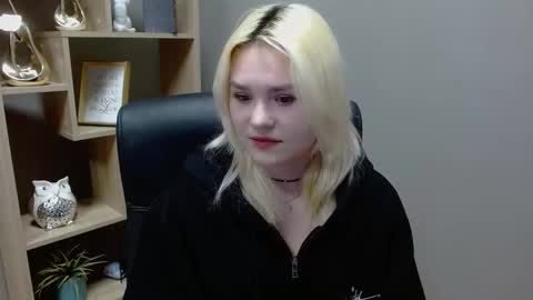 Lily online show from February 2026 08:52:01 AM