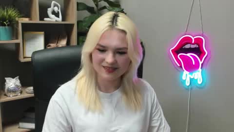 Lily online show from March 2026 03:08:01 PM