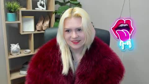 Lily online show from April 2026 01:41:01 PM