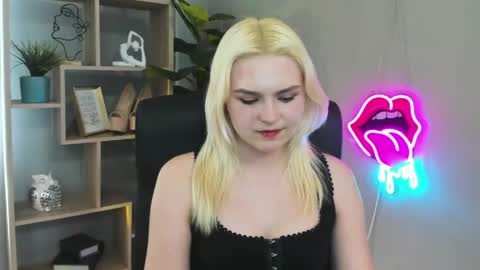 Lily online show from April 2026 02:22:02 PM