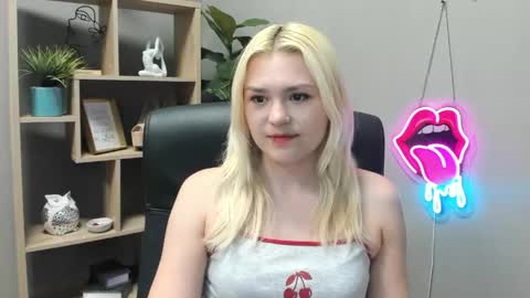 Lily online show from May 2026 07:03:02 AM
