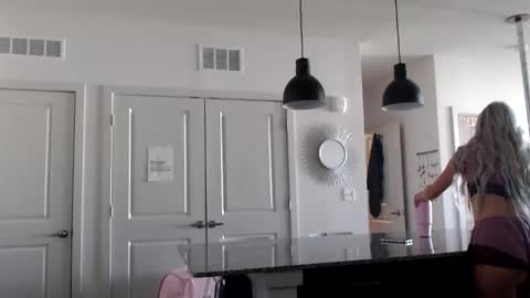 Snapshot of lilyyymonroee chatting on October 2025 02:29:01 PM Lily Monroe online show from October 2025 02:29:01 PM