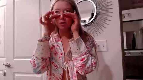 Lily Monroe online show from January 2026 12:07:02 PM